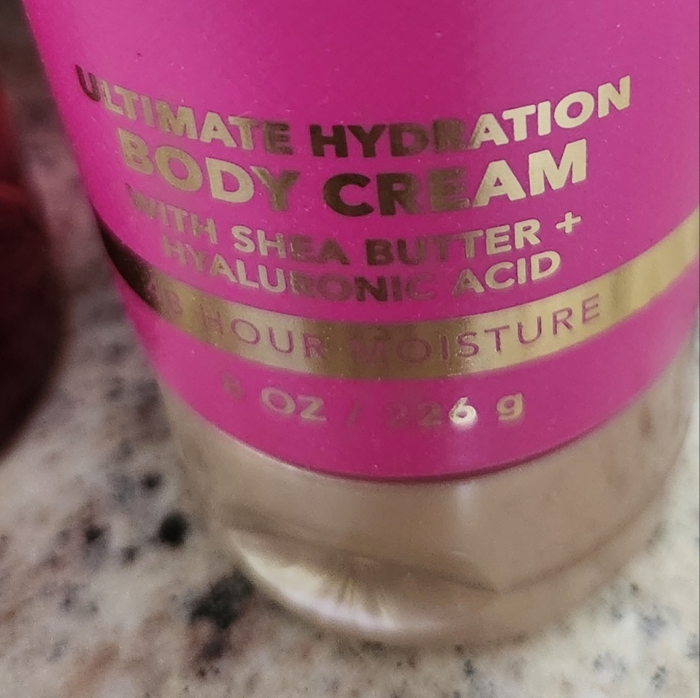 NEW Bath and Body Works "Pink Obsessed" Body Care Bundle - Picture 3 of 4